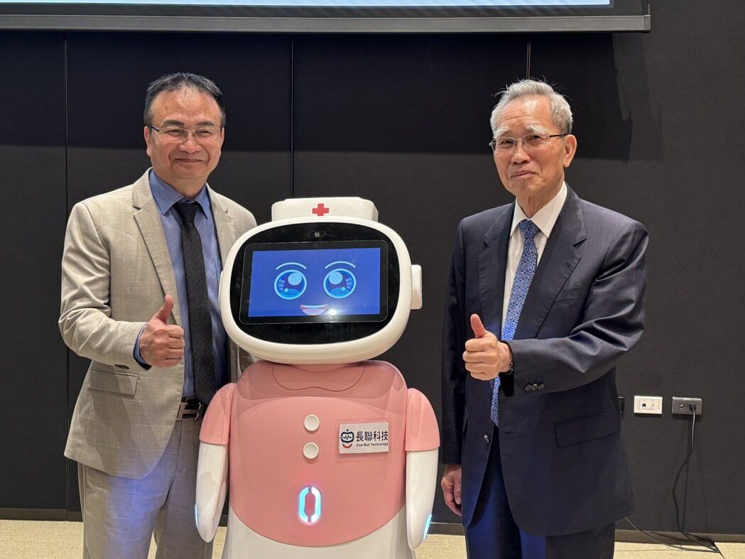 Read more about the article 台灣首款「生成式AI照護型機器人 愛寶 」亮相！
